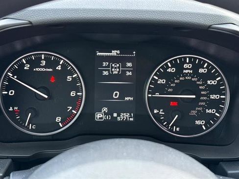 Used 2024 Subaru Impreza 2.0i Sport image 27