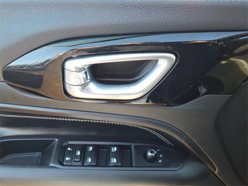 Certified 2022 Jeep Compass Altitude image 25