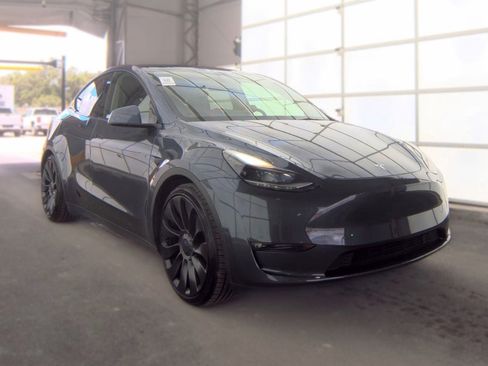 Used 2023 Tesla Model Y Long Range AWD/4WD image 3