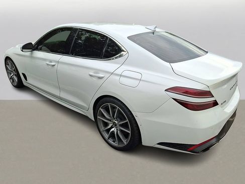Used 2022 Genesis G70 3.3T RWD image 5