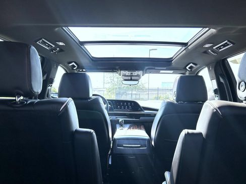 Certified 2024 Cadillac Escalade Premium Luxury w/ Performance Package AWD/4WD image 24