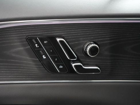Used 2024 Cadillac Lyriq Luxury AWD/4WD image 23