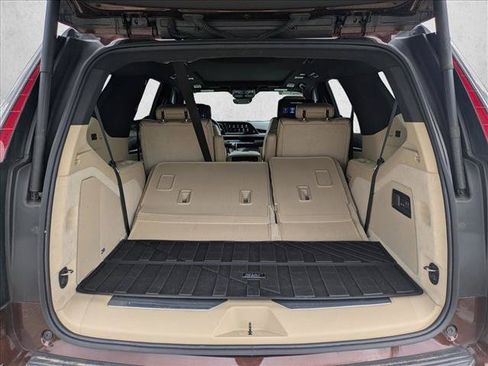Used 2022 Cadillac Escalade Premium Luxury w/ Performance Package AWD/4WD image 6