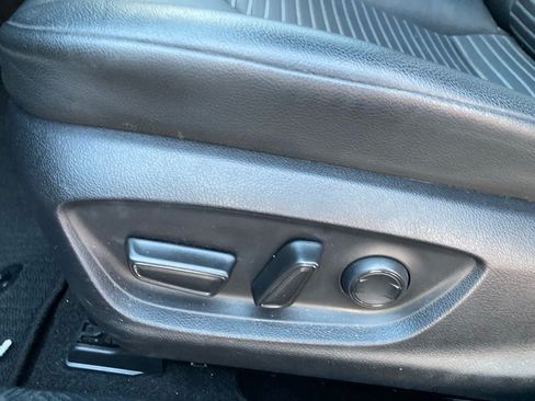 Used 2022 Toyota Camry SE FWD image 12