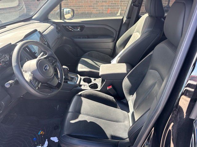 Used 2025 Subaru Forester Touring AWD/4WD image 5