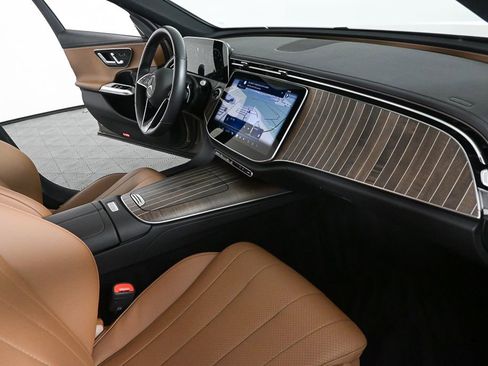 Certified 2025 Mercedes-Benz E 350 4MATIC Sedan image 22