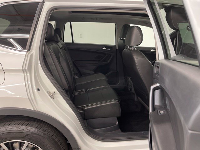 Used 2021 Volkswagen Tiguan SE w/ Panoramic Sunroof Package AWD/4WD image 11