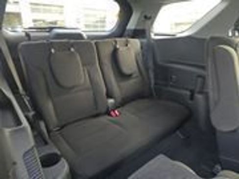 Used 2023 Ford Explorer XLT image 5