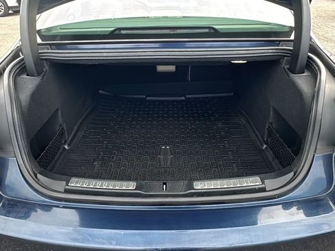 Used 2017 Lincoln Continental Select w/ Climate Package image 14