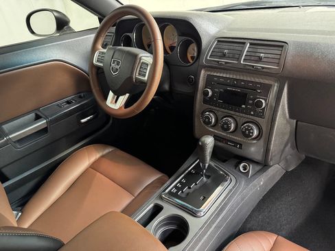 Used 2013 Dodge Challenger R/T image 28