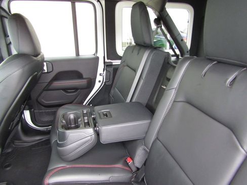 New 2026 Jeep Wrangler Unlimited Rubicon image 32