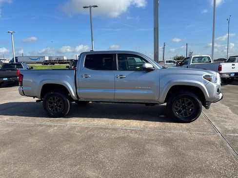 Used 2023 Toyota Tacoma SR5 w/ Technology Package AWD/4WD image 9