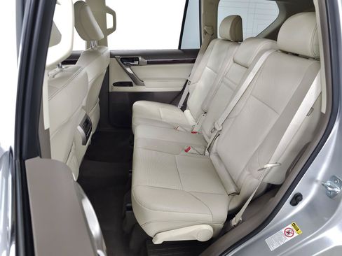 Used 2016 Lexus GX 460 w/ Premium Package AWD/4WD image 27