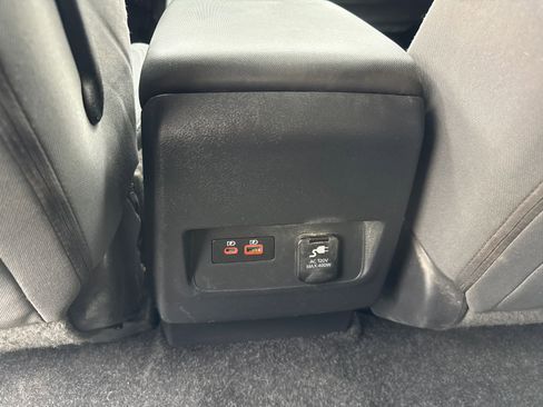 Used 2022 Nissan Frontier SV AWD/4WD image 39