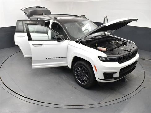 Used 2023 Jeep Grand Cherokee L Summit image 28
