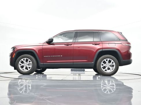 Used 2022 Jeep Grand Cherokee Limited image 41