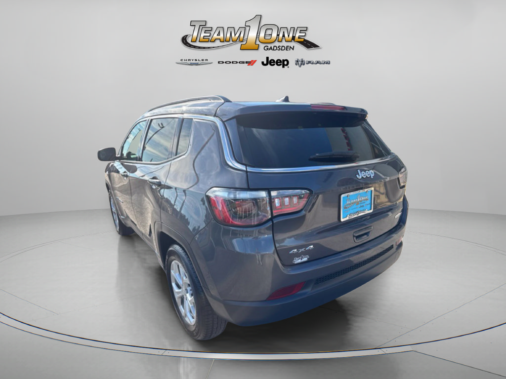 Used 2024 Jeep Compass Latitude AWD/4WD image 6