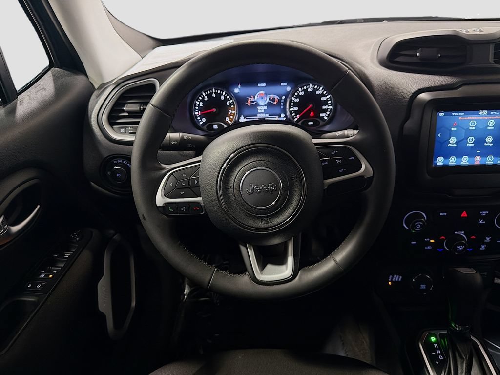 Used 2021 Jeep Renegade Latitude AWD/4WD image 22