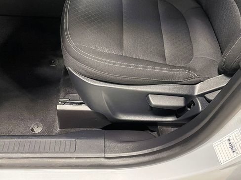 Used 2025 Ford Escape Active AWD/4WD image 19