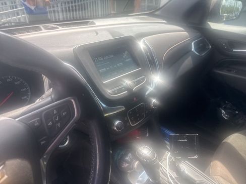 Used 2018 Chevrolet Equinox LT image 18