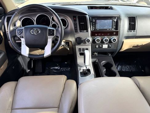 Used 2017 Toyota Sequoia Limited w/ Safety & Convenience Package image 27