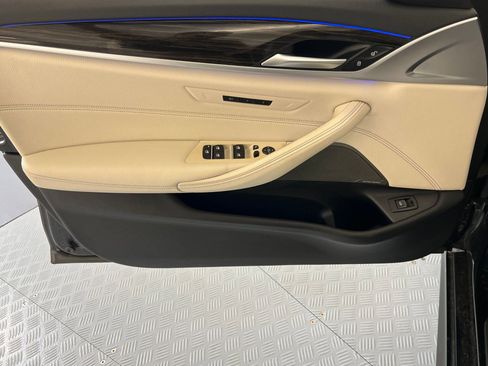 Used 2023 BMW 540i w/ M Sport Package image 19