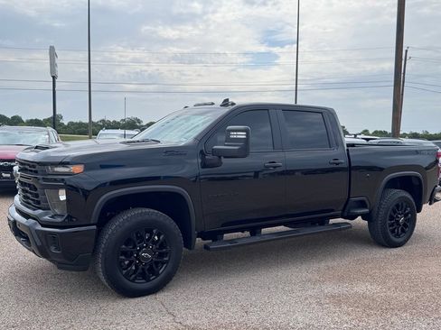 Used 2026 Chevrolet Silverado 2500 Custom w/ Custom Value Package AWD/4WD image 2