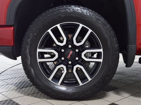 Used 2025 GMC Sierra 1500 AT4 w/ AT4 Premium Package AWD/4WD image 27