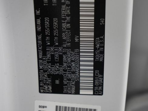 Used 2025 Toyota Grand Highlander AWD image 32