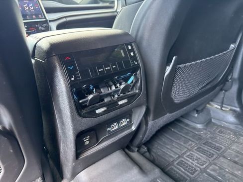 Used 2022 Jeep Grand Cherokee L Limited AWD/4WD image 17