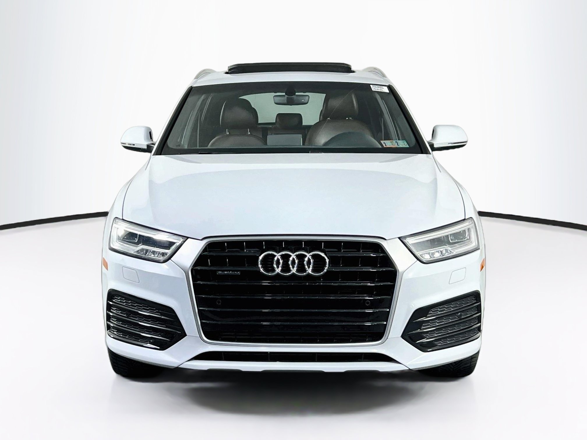 Used 2018 Audi Q3 2.0T Premium Plus w/ Premium Plus Package AWD/4WD image 2