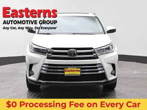 Used 2017 Toyota Highlander Limited Platinum AWD/4WD image 2