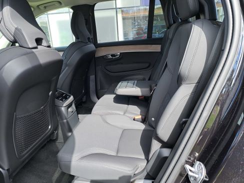 New 2025 Volvo XC90 T8 Plus w/ Protection Package Premier image 7