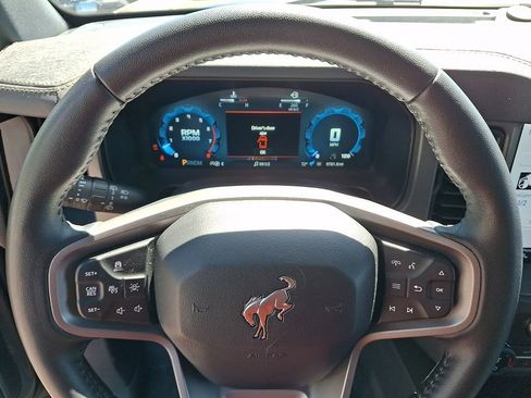 Used 2025 Ford Bronco Badlands AWD/4WD image 17