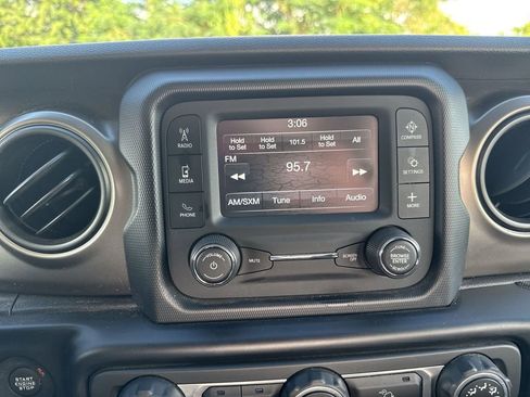 Certified 2019 Jeep Wrangler Sport image 13