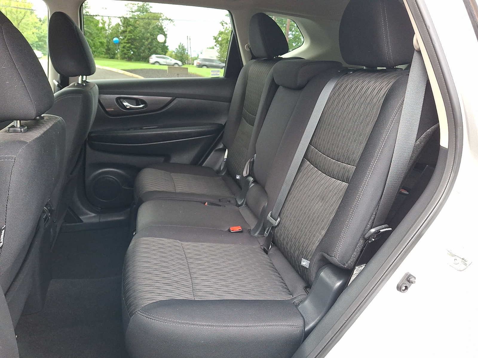 Used 2019 Nissan Rogue SV w/ Premium Package AWD/4WD image 8