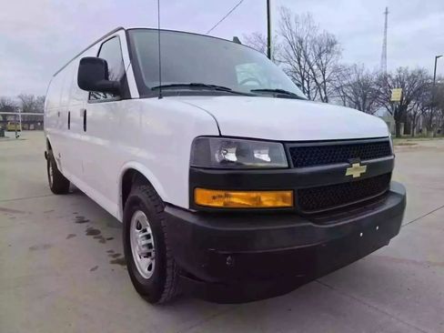 Used 2019 Chevrolet Express 2500 Extended w/ Driver Convenience Package RWD image 4