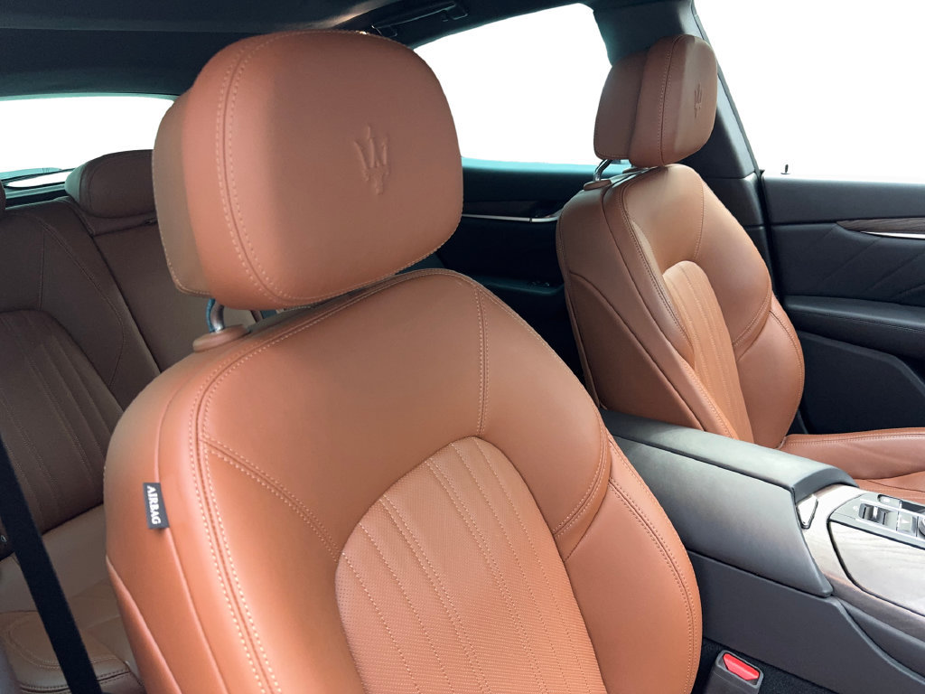 Used 2023 Maserati Levante GT AWD/4WD image 48