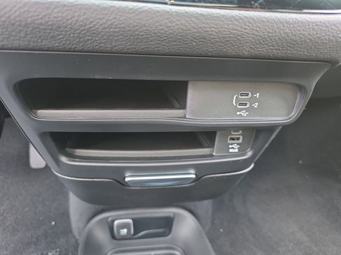 New 2026 Chrysler Pacifica Select image 8