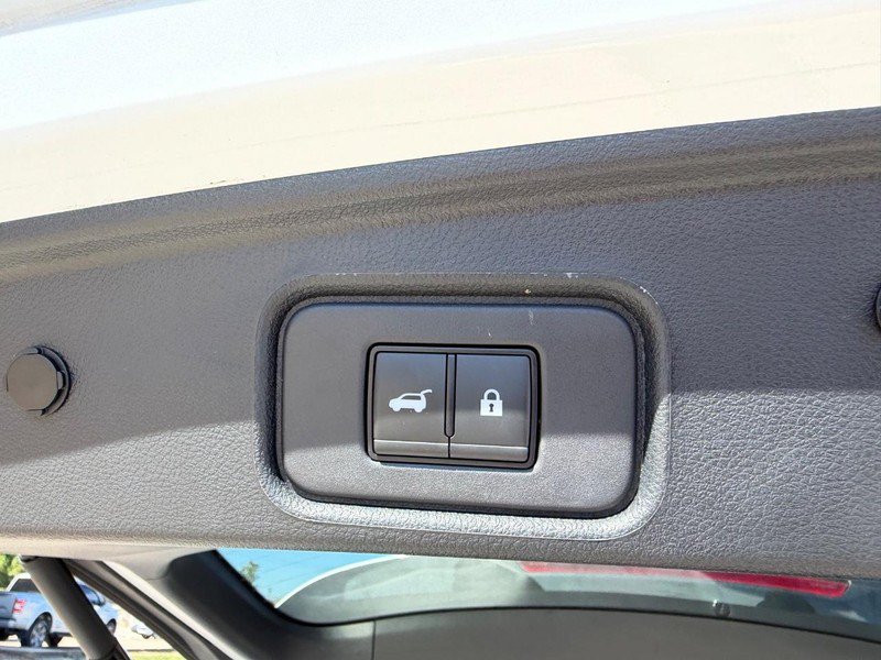 Used 2025 Nissan Pathfinder SL w/ SL Premium Package AWD/4WD image 6