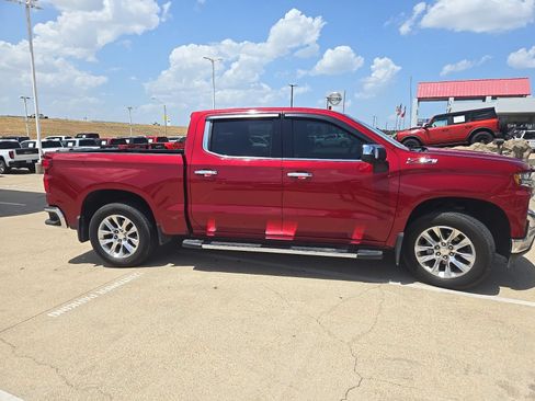 Used 2022 Chevrolet Silverado 1500 LTZ w/ LTZ Premium Package AWD/4WD image 3