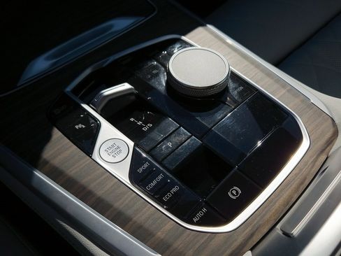 Used 2024 BMW X5 sDrive40i w/ M Sport Package image 14