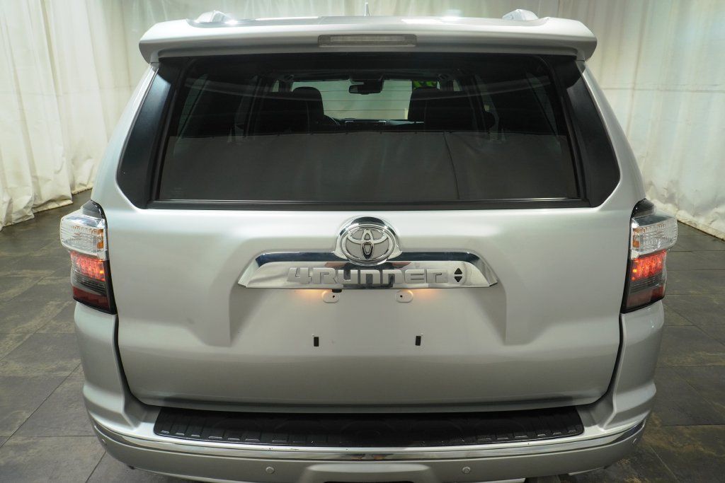 Used 2022 Toyota 4Runner Limited AWD/4WD image 5