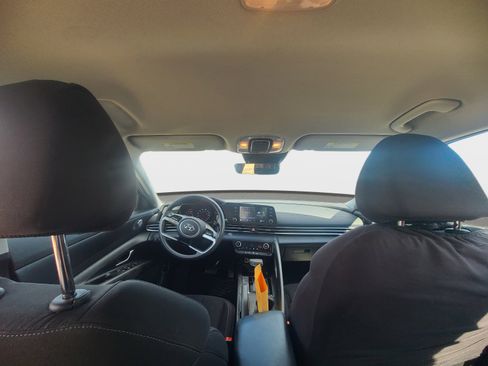 Used 2023 Hyundai Elantra SEL image 8