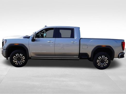 Used 2025 GMC Sierra 3500 Denali Ultimate AWD/4WD image 9