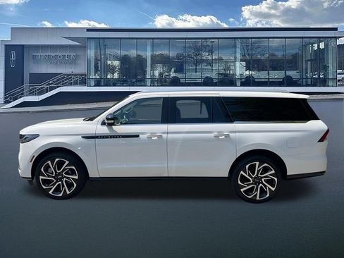 New 2027 Lincoln Navigator L Black Label AWD/4WD image 4
