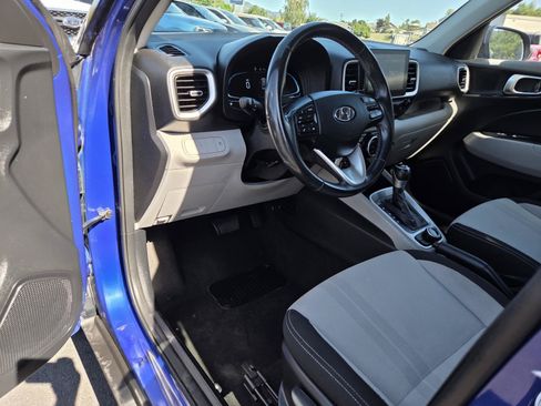 Used 2023 Hyundai Venue SEL FWD image 11