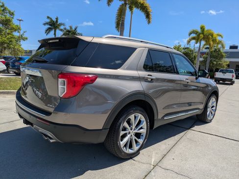 Used 2021 Ford Explorer Platinum w/ Equipment Group 601A AWD/4WD image 4