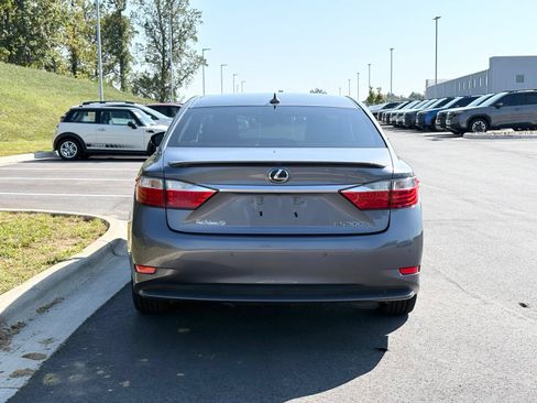 Used 2013 Lexus ES 300h w/ Premium Pkg FWD image 10