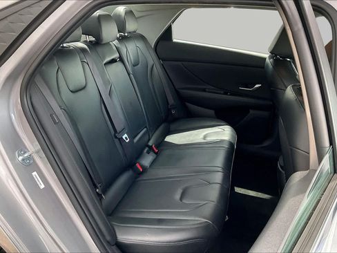 Certified 2025 Hyundai Elantra Limited FWD image 20